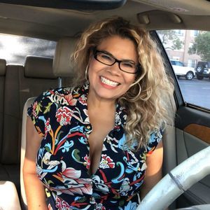 Meet your Posher, Gloria